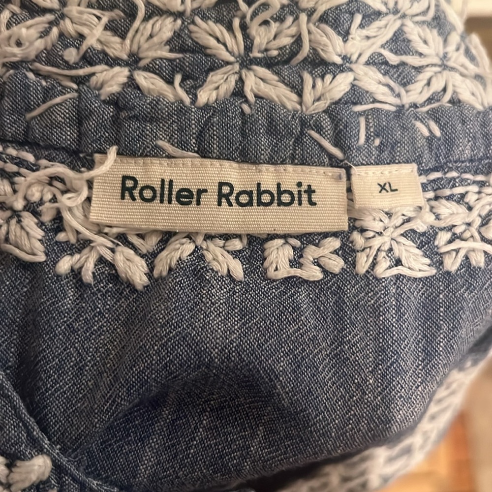 Roller Rabbit top (xl) - Picture 3 of 3